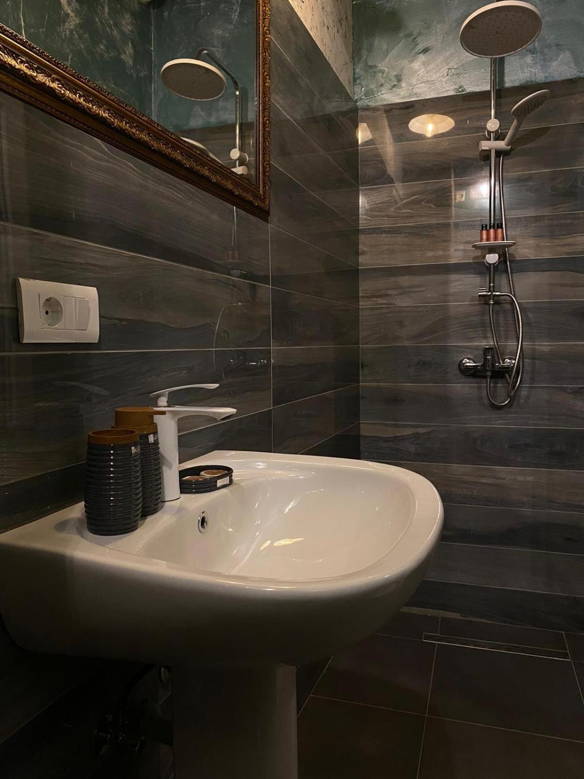 Hotel In Time Prizren Quarto foto